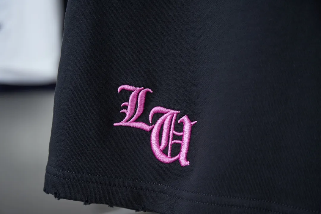 🅿️210 Ch*ome Hearte 2025ss new shorts Honbu patch pink embroidered shorts light luxury essential item for daily commuting for men and women Correct version Welcome to compare Detailed features · Made of 380g pure cotton health cloth fabric · Imported Tajima machine embroidery Honbu patchwork pink embroidered shorts with pink contrasting thread • Ready-made clothes are washed, worn and handmade • Hand-sewn Ch*ome Hearte hardware · Mold customization of the original logo-engraved hanging clock · Loose-waisted trousers · Double-needle stitching across seams · Original main mark, washed tag, moisture-proof paper packaging Color: Black/White Size: S M L XL